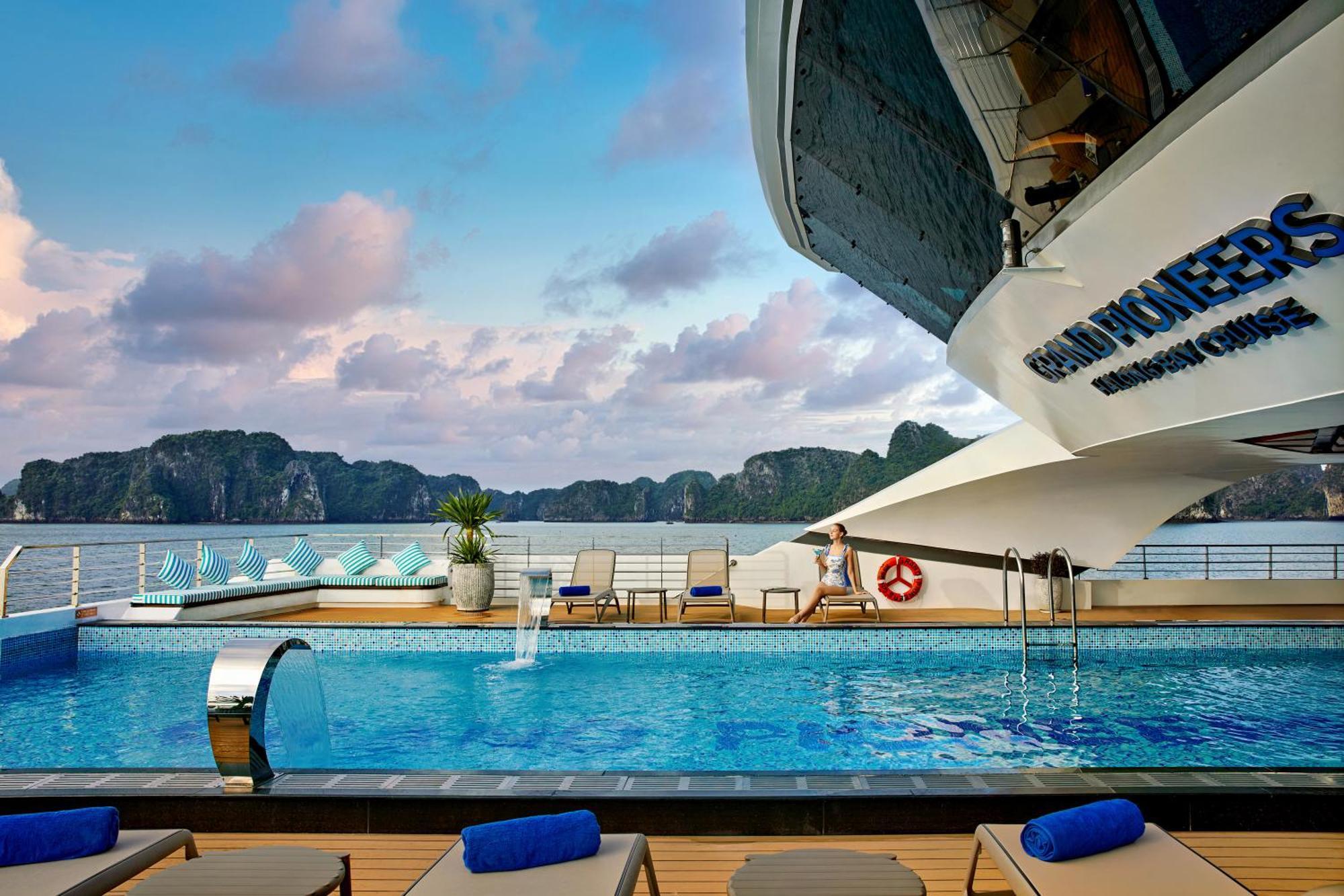 Grand Pioneers Halong Bay Cruise 2 Hotel Ha Long Exterior photo